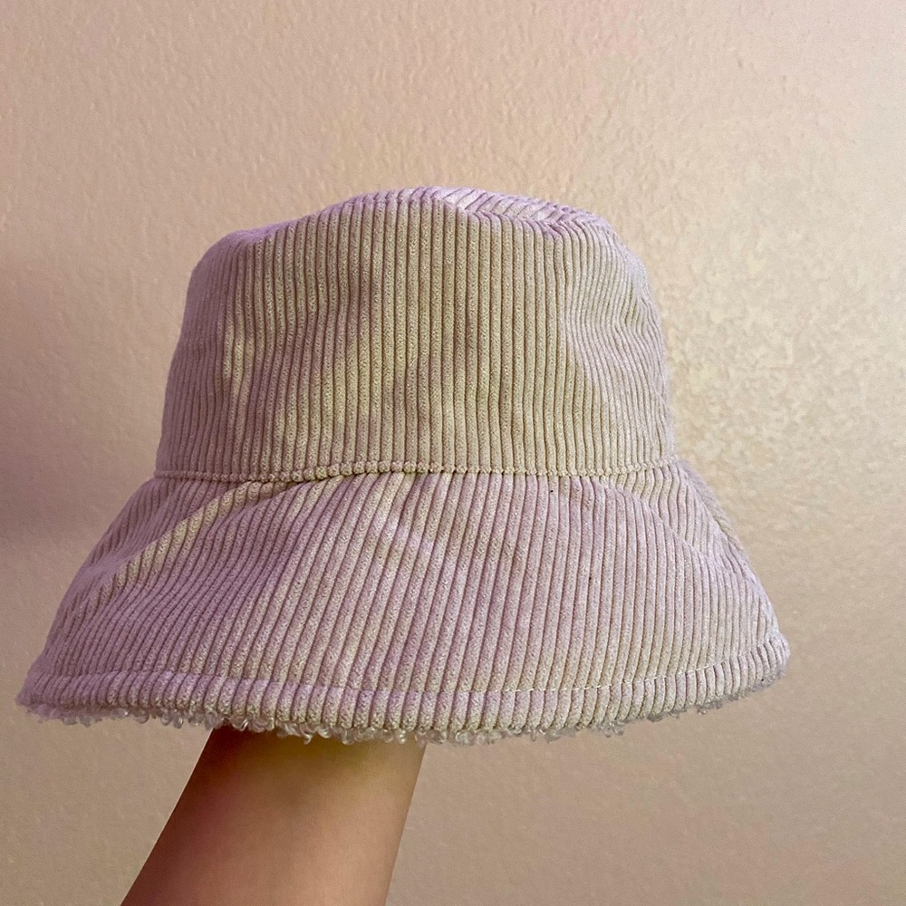 reversible corduroy/ sherpa bucket hat